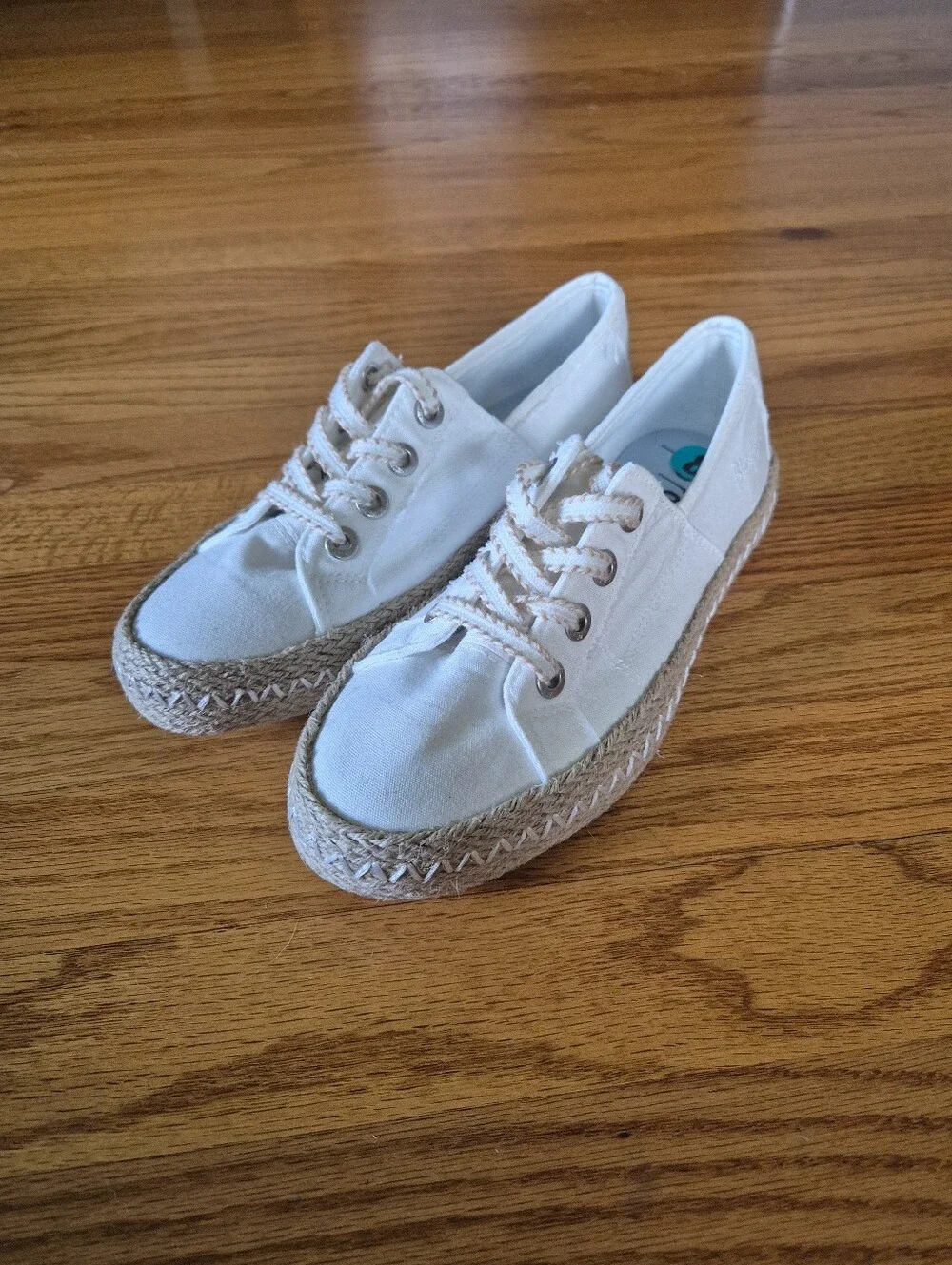 Blowfish Women’s White Canvas Espadrille Lace-Up Sneakers, size 8 NWOB